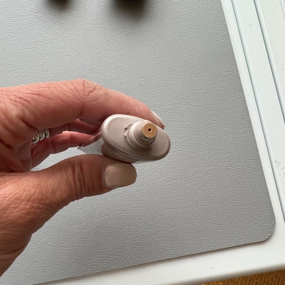 Smashbox Halo Healthy Glow All-In-One Tinted Moisturizer - NWOB - Mini Size - Picture 3 of 3